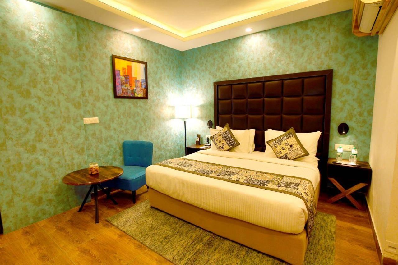 The Fern Residency Noida Hotel Екстериор снимка