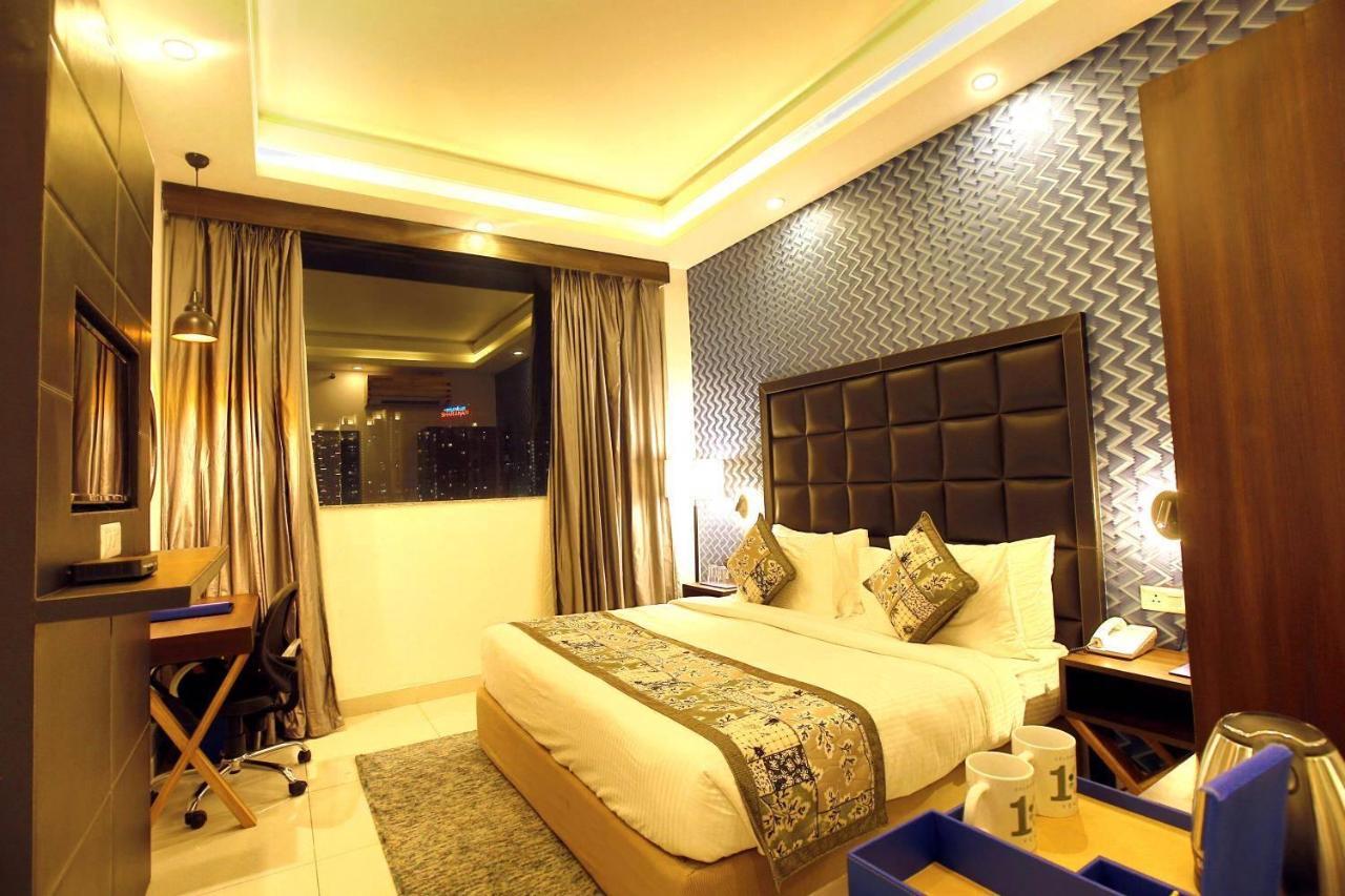 The Fern Residency Noida Hotel Екстериор снимка