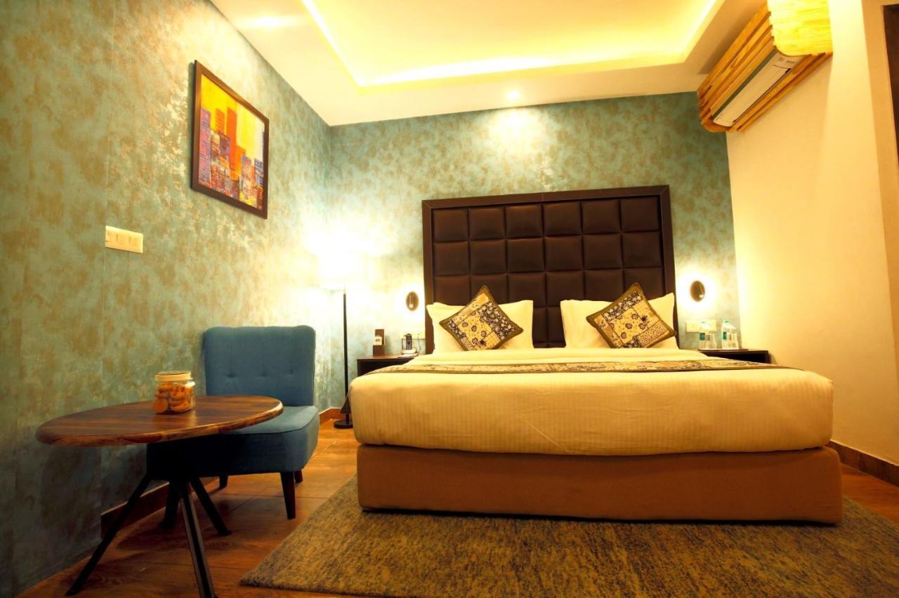 The Fern Residency Noida Hotel Екстериор снимка