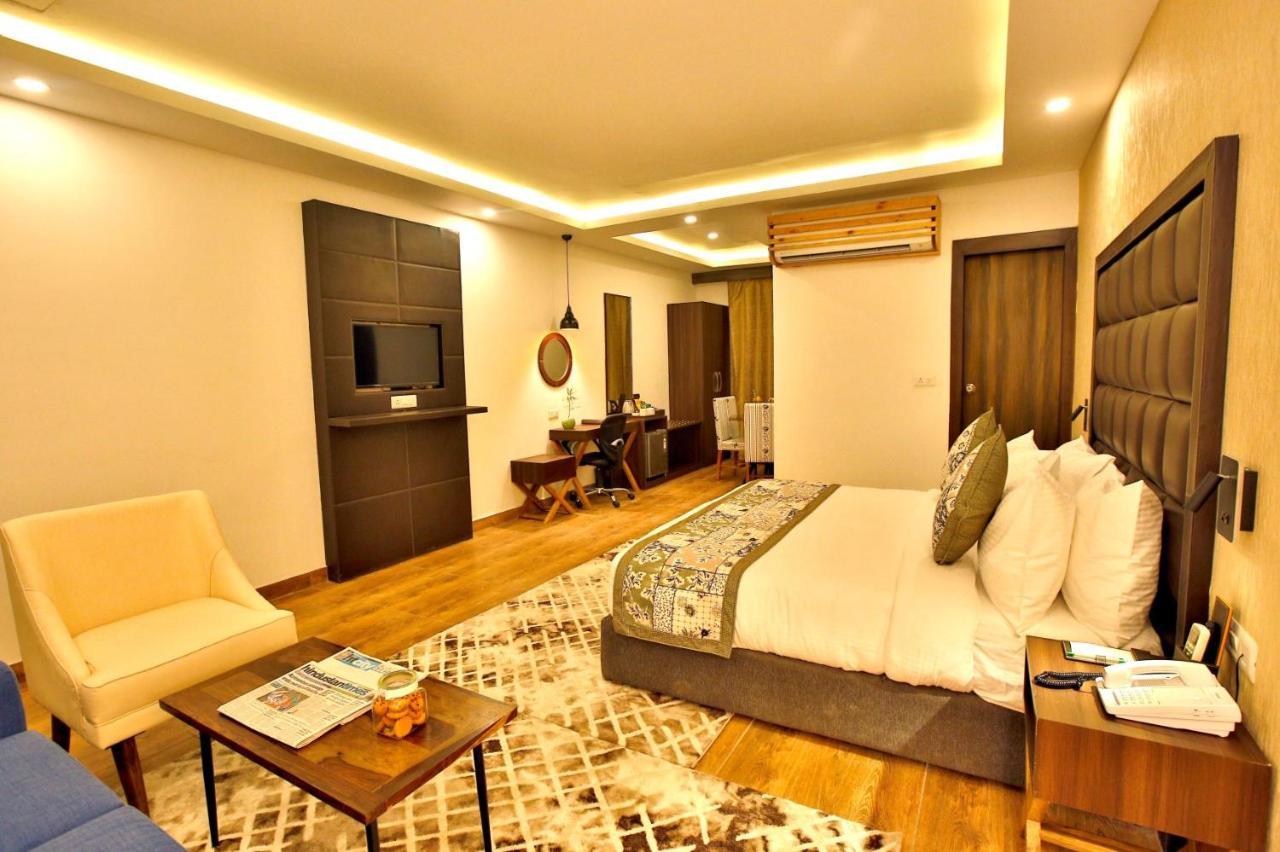 The Fern Residency Noida Hotel Екстериор снимка